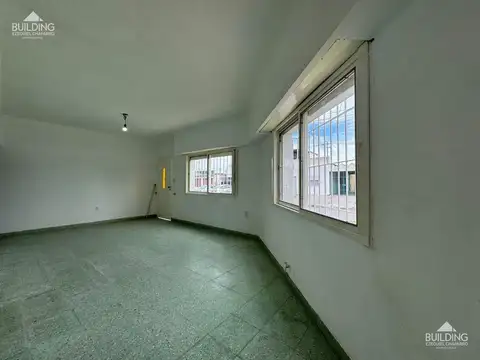 Casa en venta -tres dormitorios -patio-cochera-quincho-la plata-los hornos
