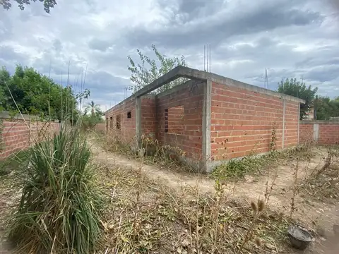 TERRENO EN VENTA LA PLATA CON CASA EN CONSTRUCCION