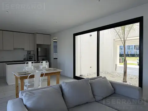 Casa en Alquiler en Villanueva, USD 2.700