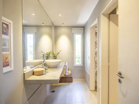 Casa en Venta al Este