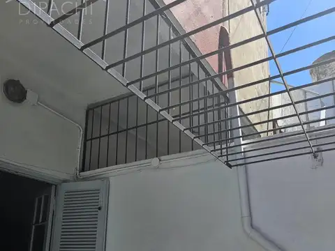 Depto Tipo Casa en Venta 50 años