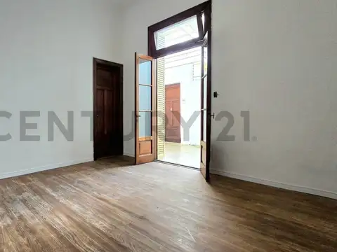 Soler 4400, Piso 0