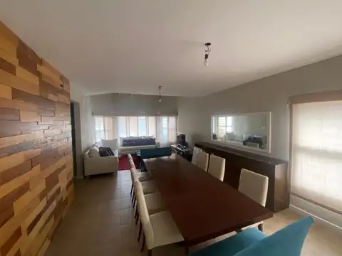 Casa 7 Ambientes con Jardin, piscina y quincho