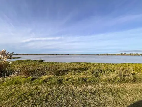 LAGUNA DE LOS CISNES 100