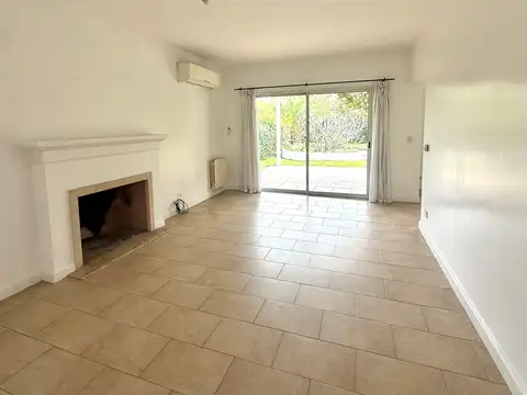 Casa 5 ambientes con 4 baños