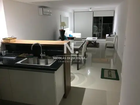 Apartamento de 2 dormitorios en edificio Chronos , Punta del este