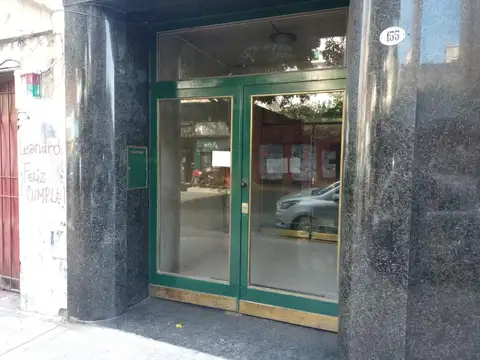 VENTA SEMIPISO 3 AMB.1/2 AL FTE CON BALCON