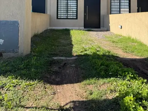 Casa 3 ambientes con 2 baños