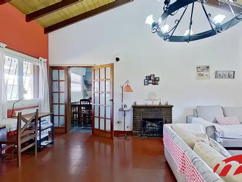 Casa en Venta con 1 cochera