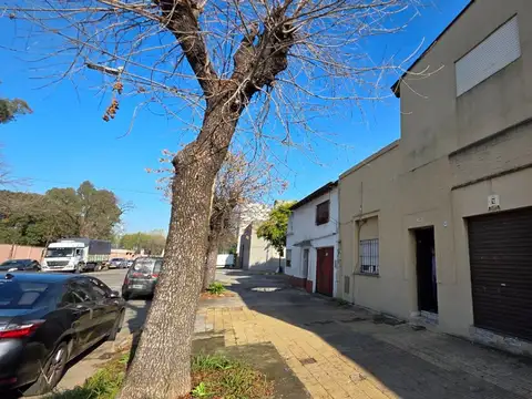 Galpón en Venta en Flores, CABA