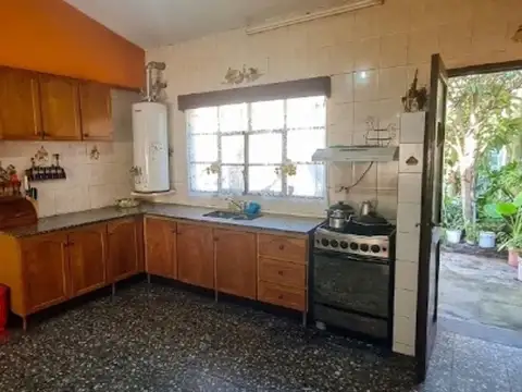 Casa 3 ambientes con 2 baños