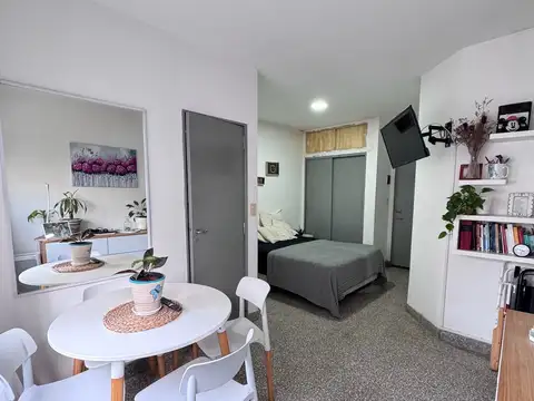 VENTA. DEPARTAMENTO MONOAMBIENTE A LA CALLE. GASCON 1900 MAR DEL PLATA
