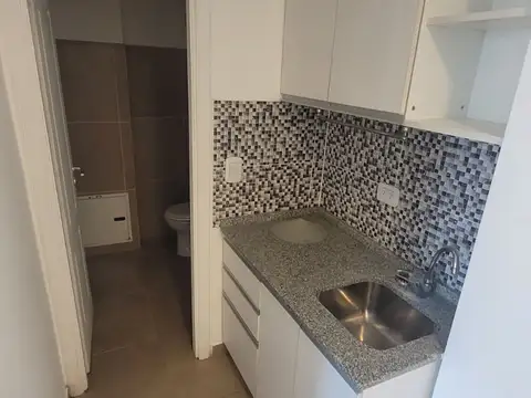 Importante Local Comercial Zona Centrica