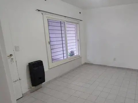 Depto Tipo Casa en Alquiler en Merlo, $ 580.000