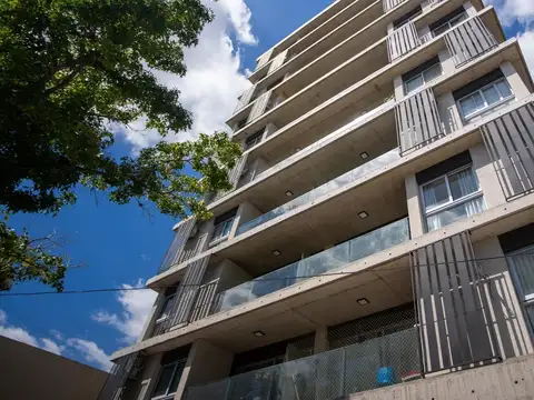 Venta departamento 2 ambientes con balcón, terraza y cochera en Ituzaingó.