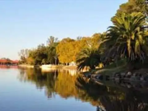 Espectaculares lotes frente  a la costanera y centro de Gualeguaychú.