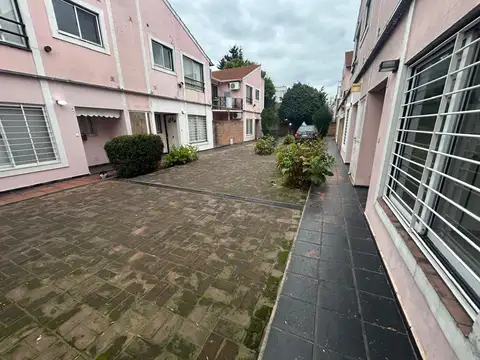Depto Tipo Casa en Alquiler en Munro, $ 650.000