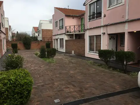 TRIUNVIRATO 2800, Piso PB