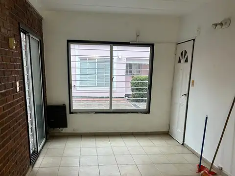 Depto Tipo Casa en Alquiler en Munro, $ 650.000