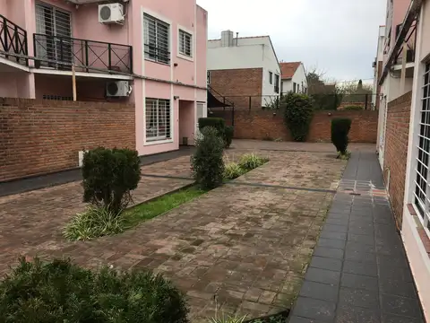 Depto Tipo Casa en Alquiler en Munro, $ 650.000