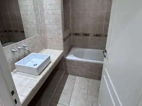 Departamento en Alquiler con 1 cochera