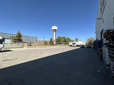 Depósito en Loma Verde