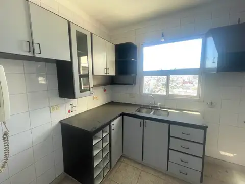 3 ambientes con balcón en Floresta