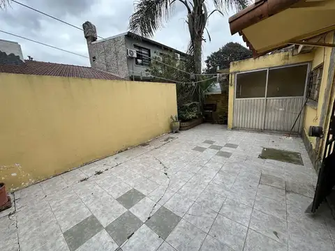 Casares al 3900 entre Agote y Mazza