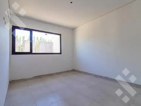 Casa en Alquiler en Centenario, $ 3.700.000