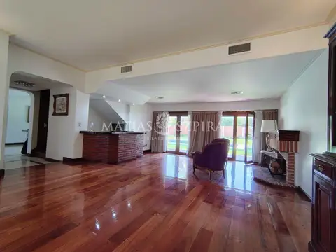Casa en Venta en Villa Sarmiento, USD 610.000