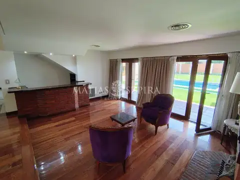 Casa 6 ambientes con 6 baños