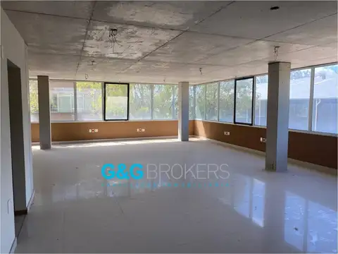 OFICINA EN PARQUE INDUSTRIAL