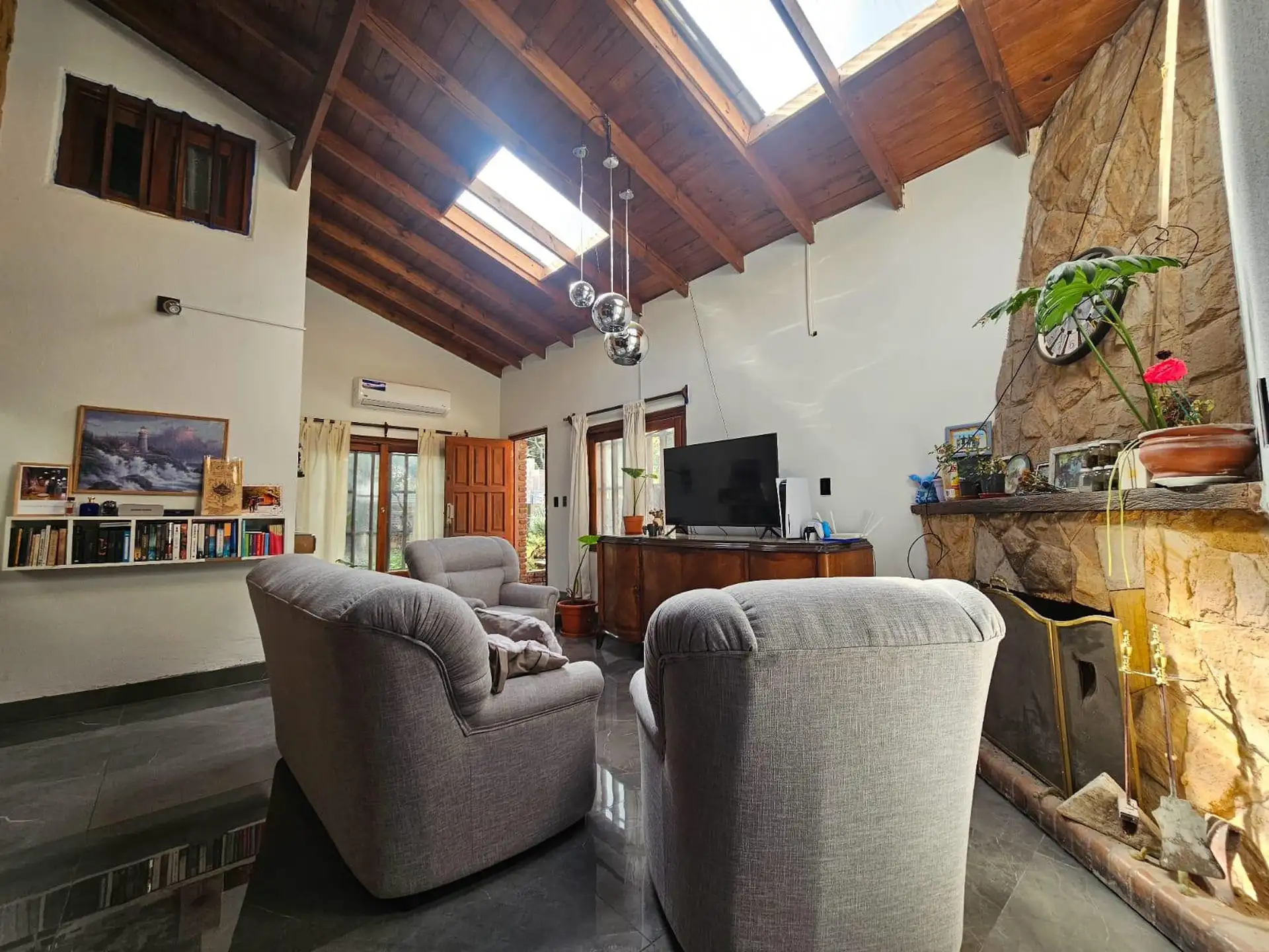 Venta Casa 6 Ambientes dos terrenos con pileta Los Acantilados