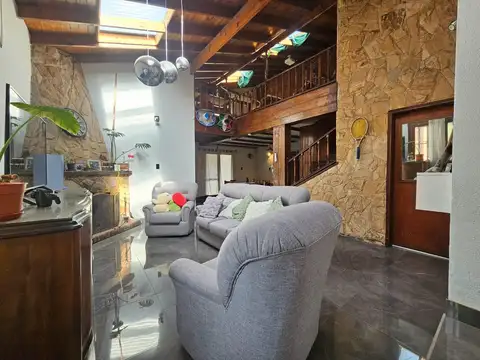 Venta Casa 6 Ambientes dos terrenos con pileta Los Acantilados Mar del Plata
