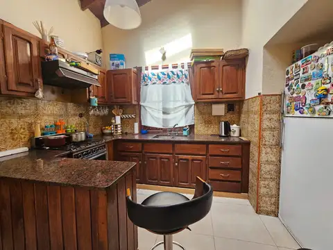 Casa 6 ambientes con 3 baños