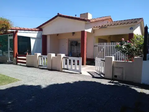 Casa en Venta en La Lucila del Mar, USD 150.000