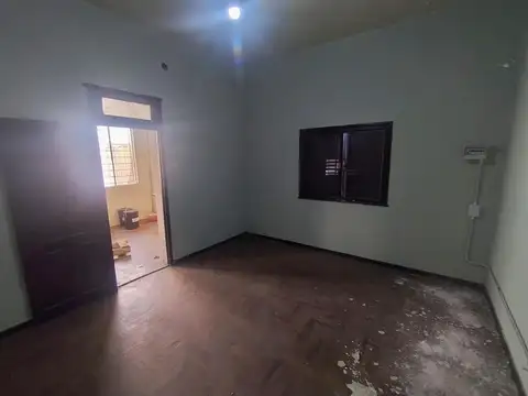 Casa en Alquiler con 3 cocheras