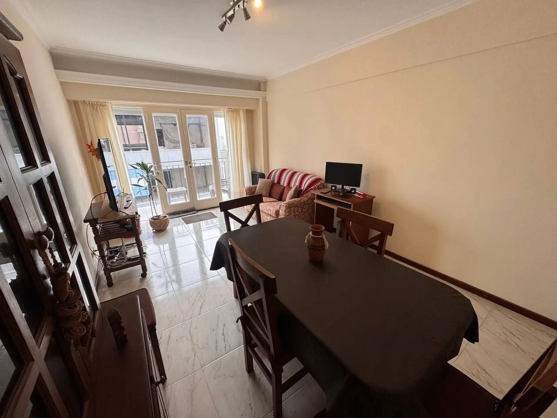2 AMBIENTES CON DEPENDENCIA - ZONA PLAZA MITRE