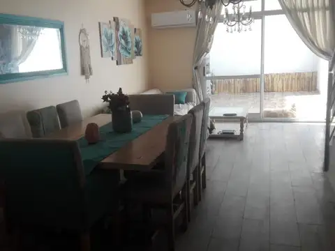 Depto Tipo Casa 4 ambientes con 3 baños