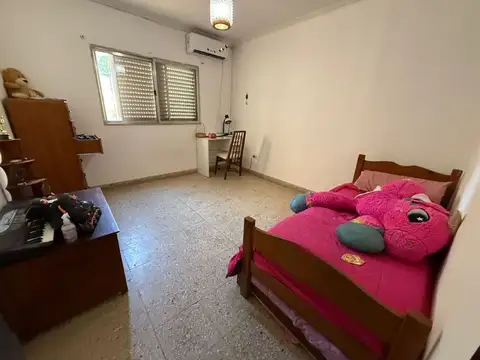 Casa 5 ambientes con 1 baño