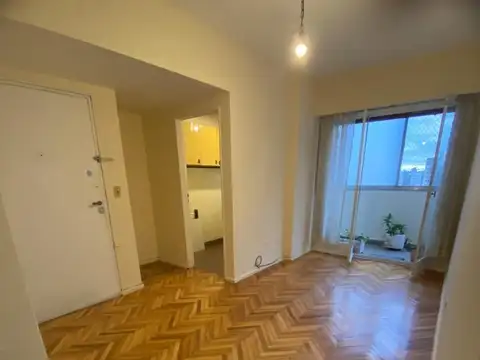Defensa 1200, Piso 8