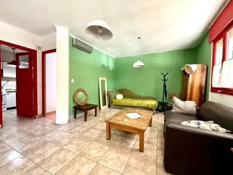 CASA EN VENTA VILLA ORTUZAR  PROP 6 AMB/ 300 M2