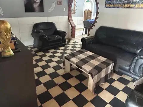Casa 3 ambientes con 1 baño