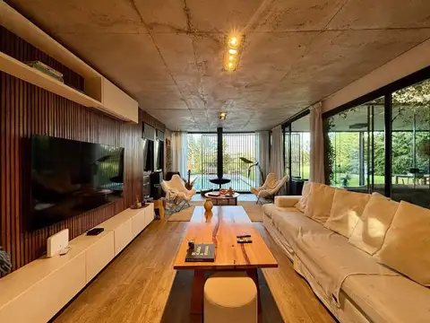 Casa 4 ambientes con 3 baños