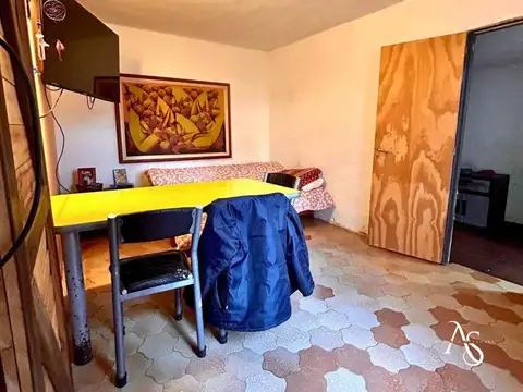 Casa 6 ambientes con 2 baños