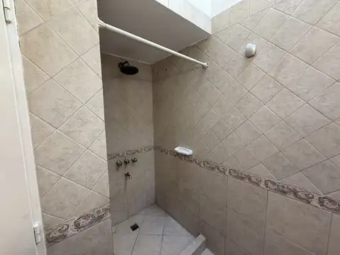 Casa en Alquiler con 1 cochera