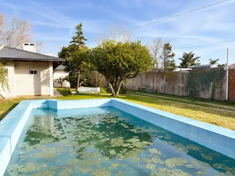 Calle 13 entre 58 y 60 100