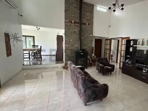 CASA EN VENTA EN LA SERRANITA - NATURALEZA Y CONFORT