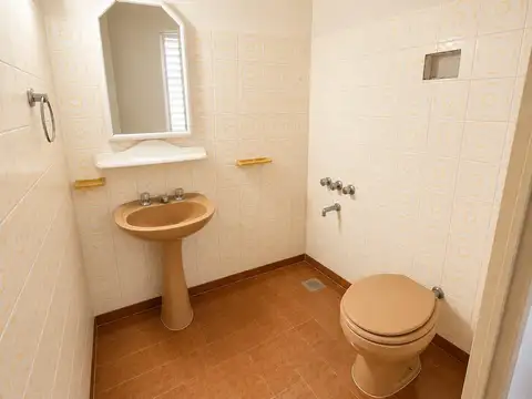 Casa en Venta con 4 cocheras