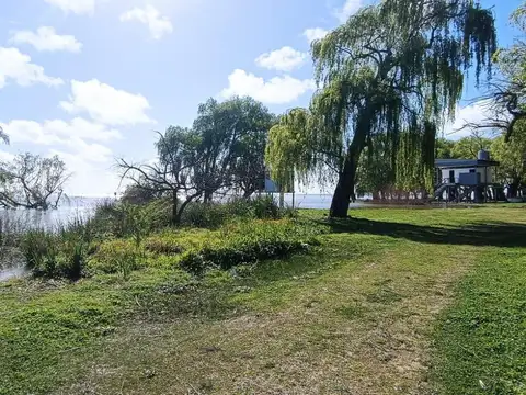 Montevideo  - Berisso